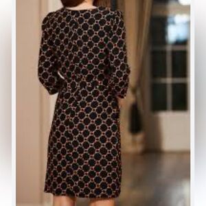 Charter Club Black Gold Geometric Chain Print
Tie Waist Shift Dress Size PS